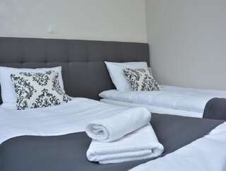 Отели типа «постель и завтрак» Hotelik 51 Пасленк Двухместный номер с 1 кроватью или 2 отдельными кроватями и ванной комнатой-1