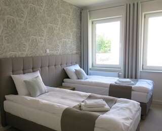 Отели типа «постель и завтрак» Hotelik 51 Пасленк Двухместный номер с 1 кроватью или 2 отдельными кроватями и ванной комнатой-3
